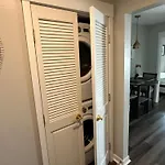 Downtown Luxury Apartment With Private Indoor Parking