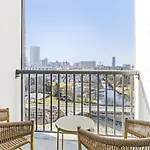 Landing Modern Apartment With Amazing Amenities Id1805X70