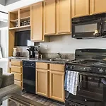 Landing Modern Apartment With Amazing Amenities Id1805X70