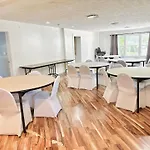 Speedway Legacy Inn