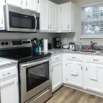 Chapel Hill Charmer- Close To Interstates