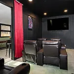 Modern 3 Bedroom Home W Hot Tub Movie Room Dog Park