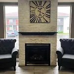 Super 8 By Wyndham Indianapolis/Ne/Castleton Area