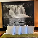 Super 8 By Wyndham Indianapolis/Ne/Castleton Area
