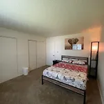Private Room Oasis Ideal For Travelers & Workers