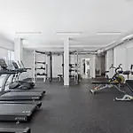 Stylish Downtown Studio By Cozysuites