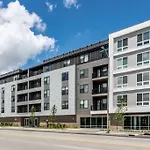 Studio Apt In The Center Of Downtown By Cozysuites