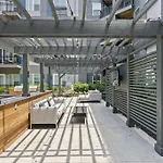 Studio Apt In The Center Of Downtown By Cozysuites