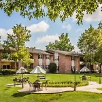 Fountain Parc Apartments By Barsala
