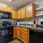 River West 104 I Modern & Elegant
