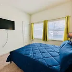 Downtown Penthouse Suite W View