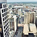 Downtown Penthouse Suite W View
