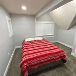 Spacious & Great Location! 4-5 Bedrooms