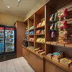 Hilton Indianapolis Hotel & Suites