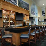 Hilton Indianapolis Hotel & Suites