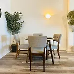 Downtown 2Br Penthouse Suite With Balcony And Direct Skybridge Access