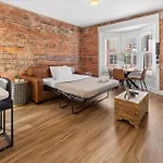 Top Floor - Mass Ave In Heart Of Indy With Balcony