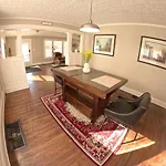 Private Room In An Elegant Home- Convenient To Downtown Indianapolis
