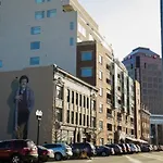 Frontdesk 1010 Central Apts Downtown Indy