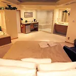 Sybaris Pool Suites - Indianapolis