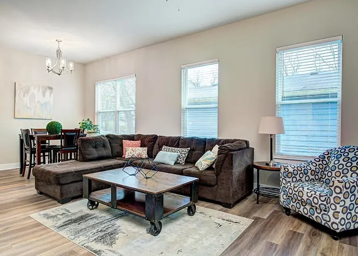 Cozy Stringtown Gem 1 Mile To Downtown!