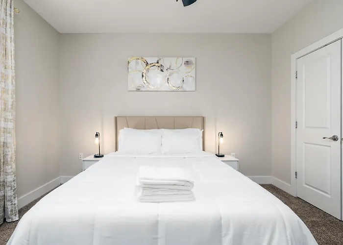 Stylish 1Br In At The Crossing