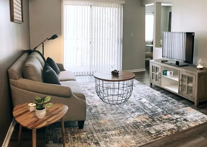 Comfy Castleton Suite