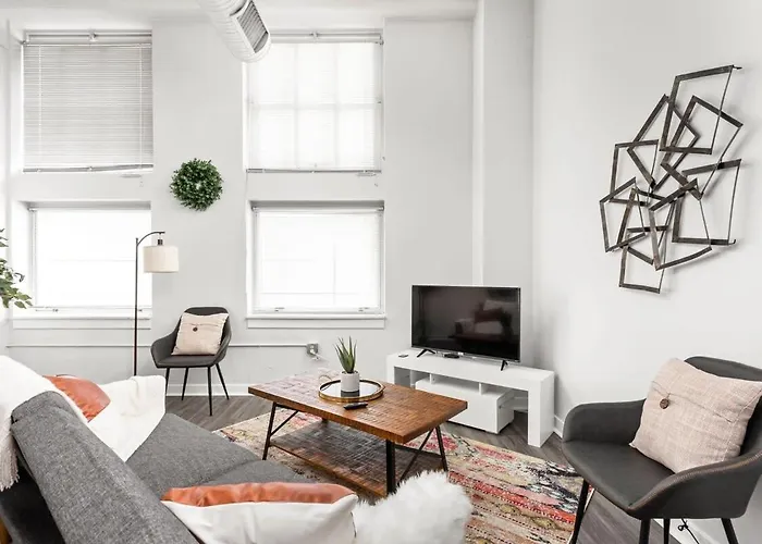 Modern Downtown Apartment 2Br 2Ba By Cozysuites