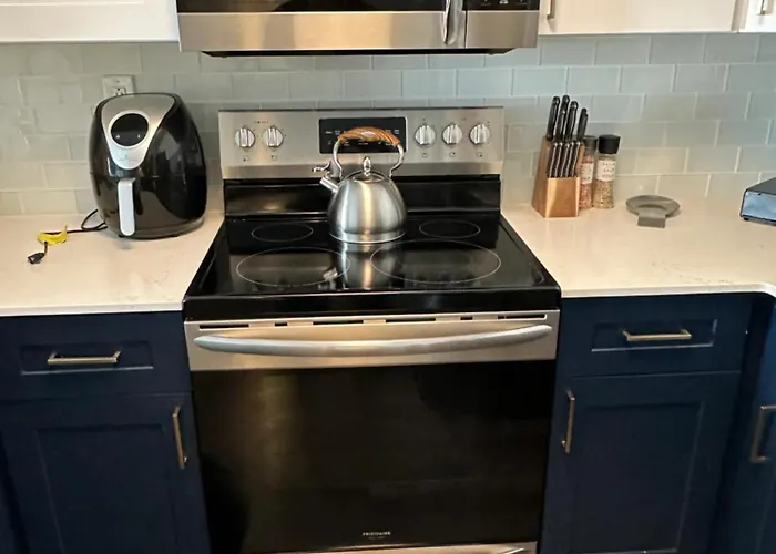 Downtown Luxury Apartment With Private Indoor Parking