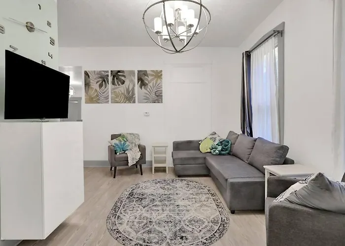 Charming Home In Fountain Square