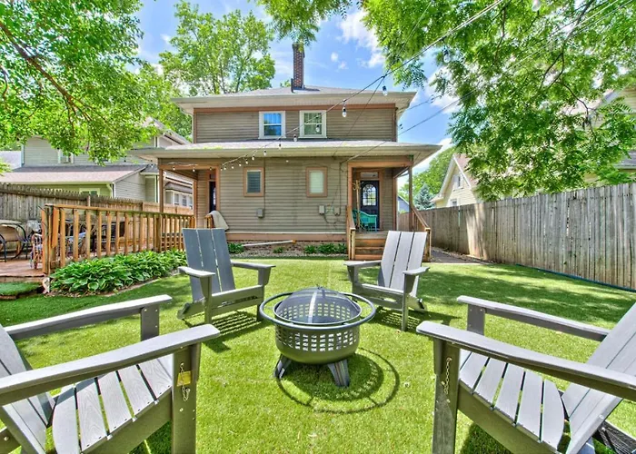 6 Bedroom Duplex Sleeps 14 Close To Lucas Downtown
