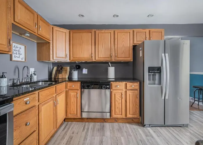 Large 2 Story Home With Fenced Back Yard