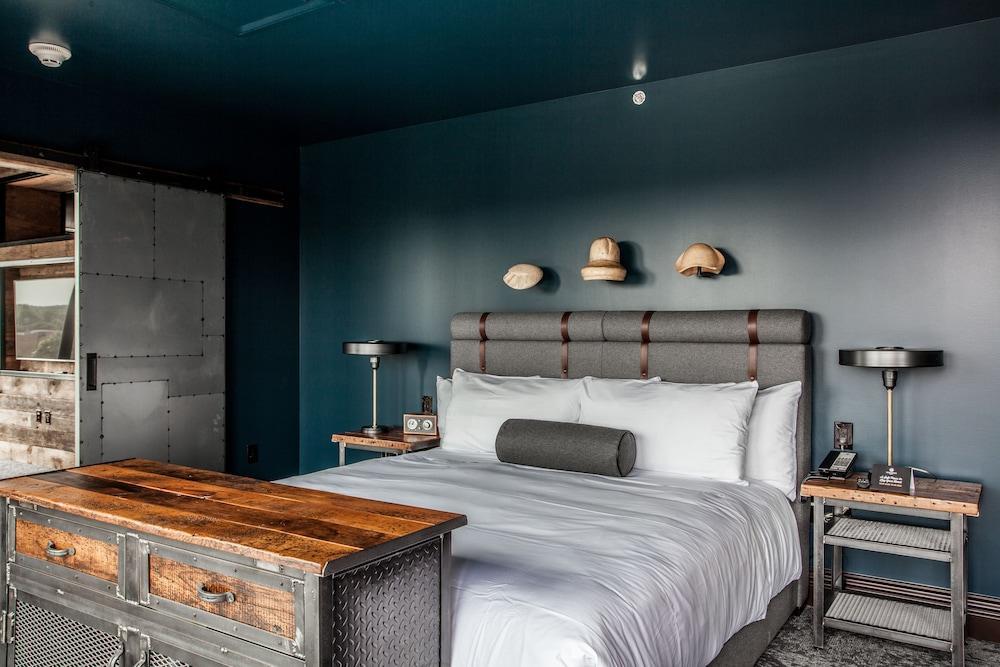 Ironworks Indy Hotel 4*