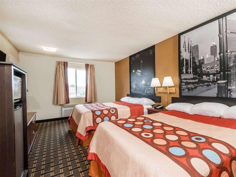 Super 8 By Wyndham Indianapolis/ne/castleton Area Indianapolis