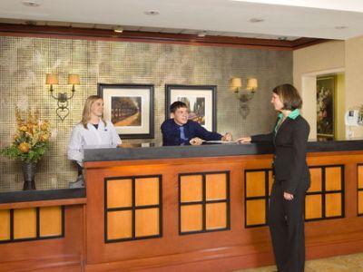 Express & Dtn-conv Ctr By Ihg 2*