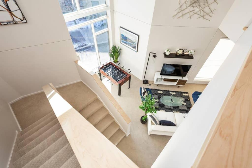 Holiday home Two Modern Penthouses On Mass By Cozysuites