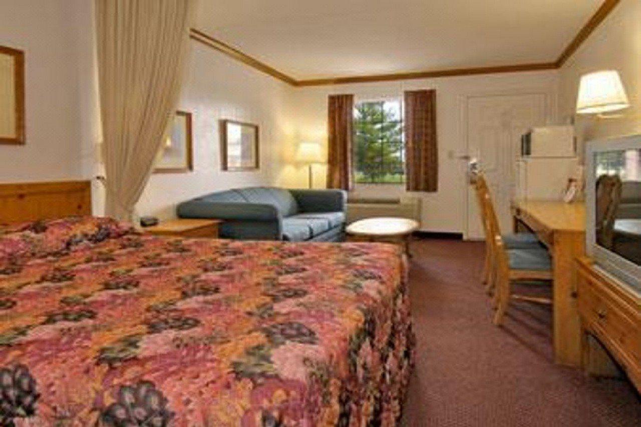 Indy Speedway Hotel *