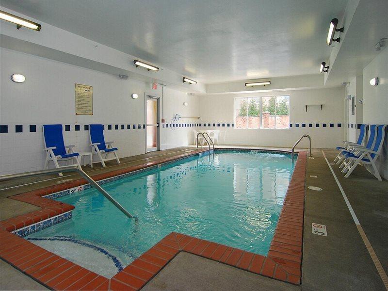 Baymont By Wyndham East