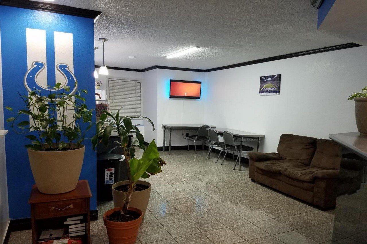 Indy Southwestern Inn-south 2*