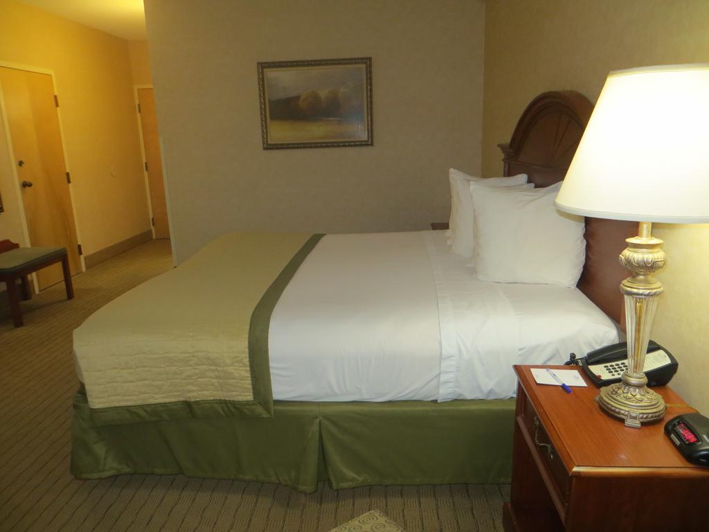 Hotel Baymont By Wyndham West 2*
