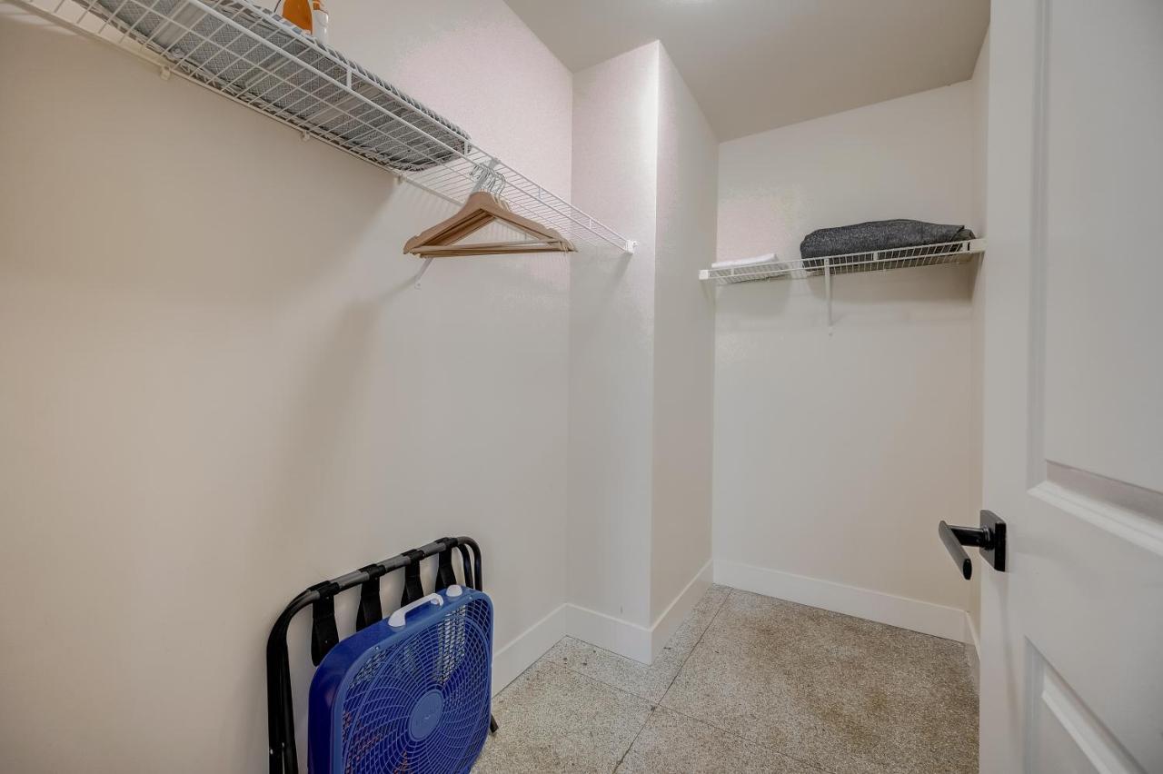 Frontdesk I 333 Penn Apts Downtown Indy's Circle Center Apartment Indianapolis