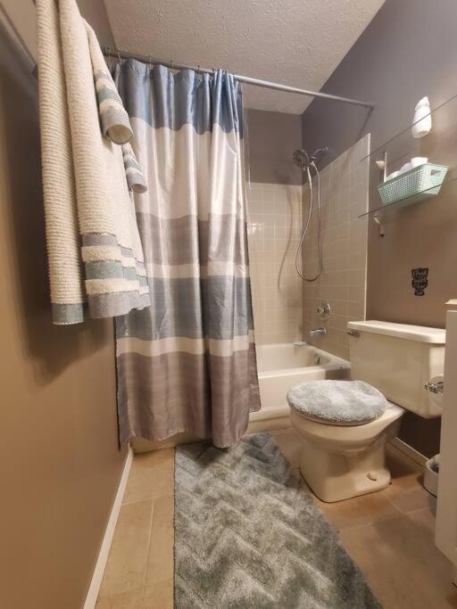 Cozy Indy Holiday home