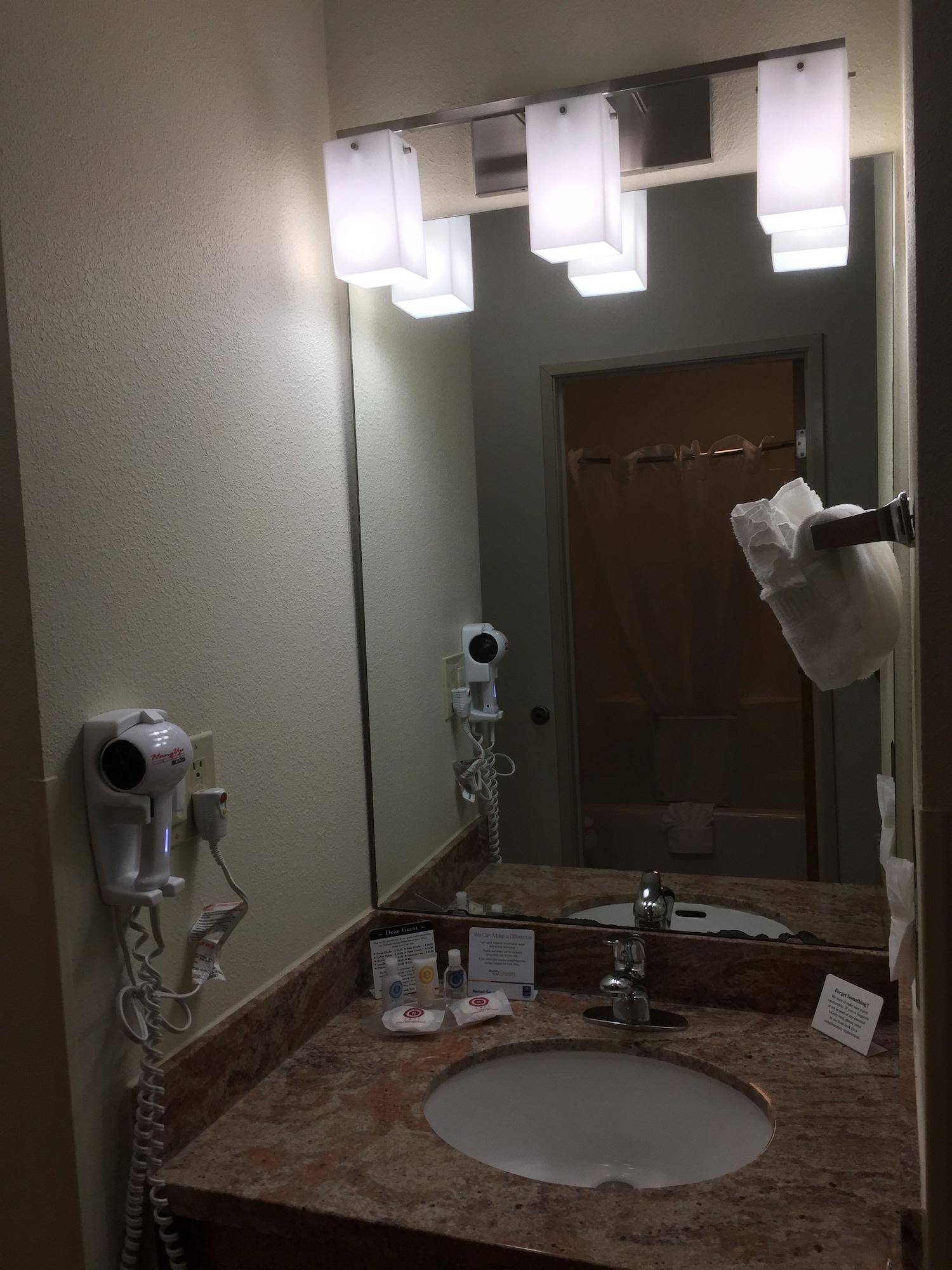 Comfort East Inn