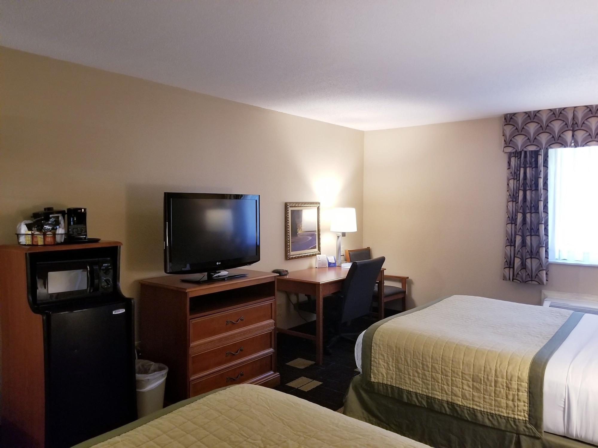 Baymont By Wyndham West