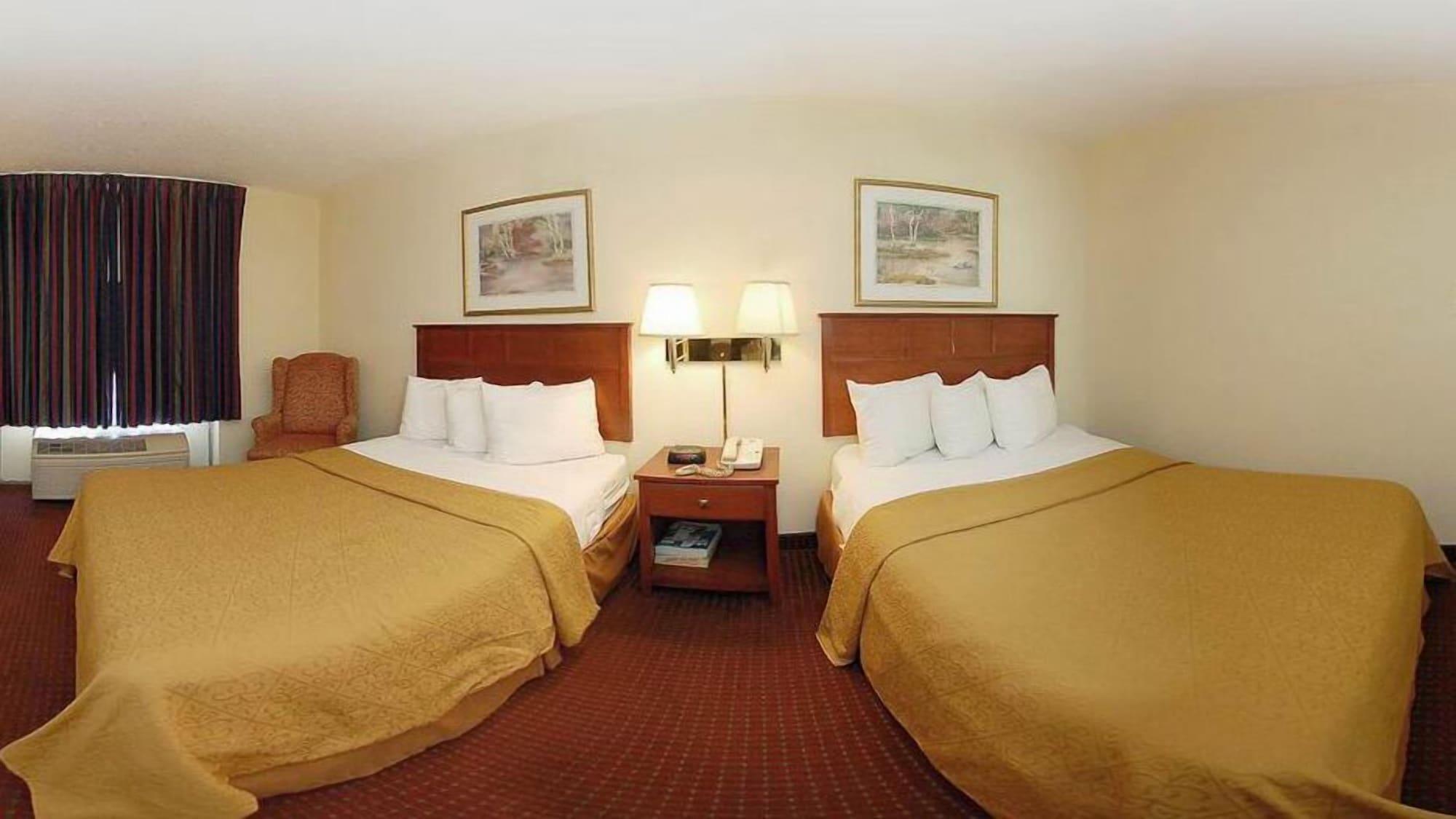 Baymont By Wyndham East Hotel 2*
