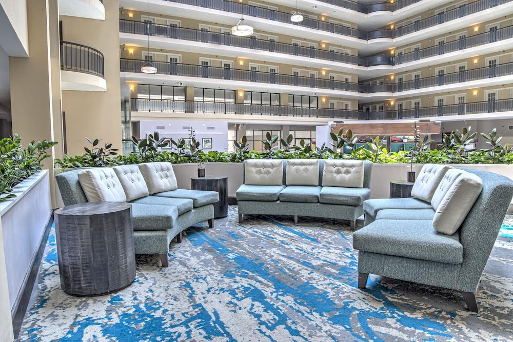 Hotel Embassy By Hilton North Indianapolis