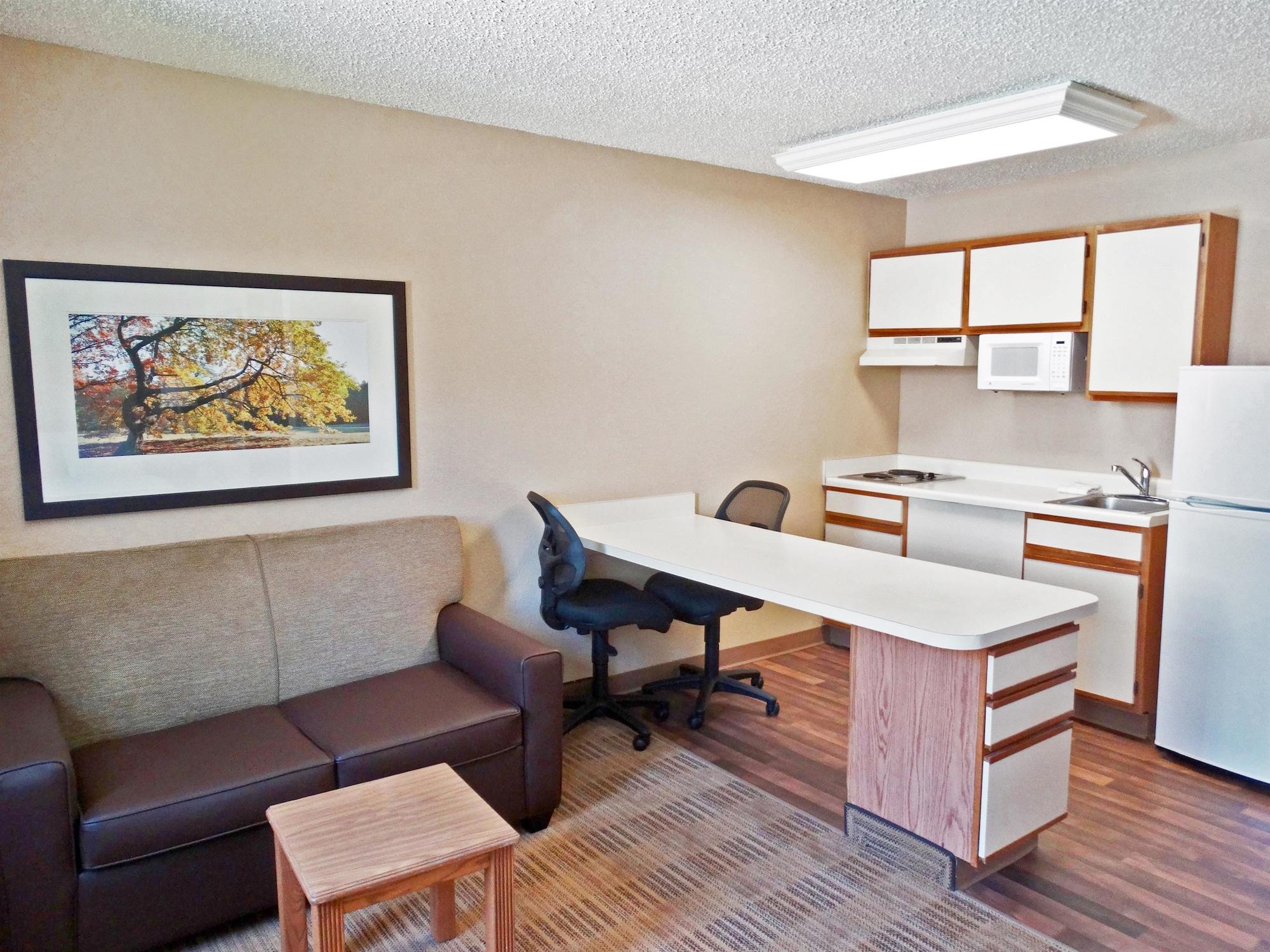 Extended America - - West 86th St Indianapolis
