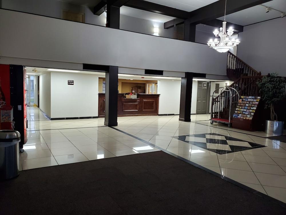 Royal 2* Indianapolis