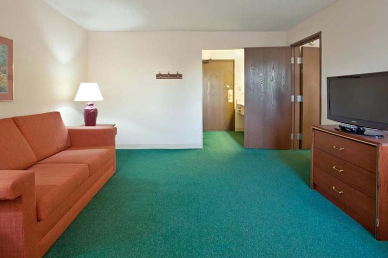La Quinta By Wyndham East-post Drive Hotel