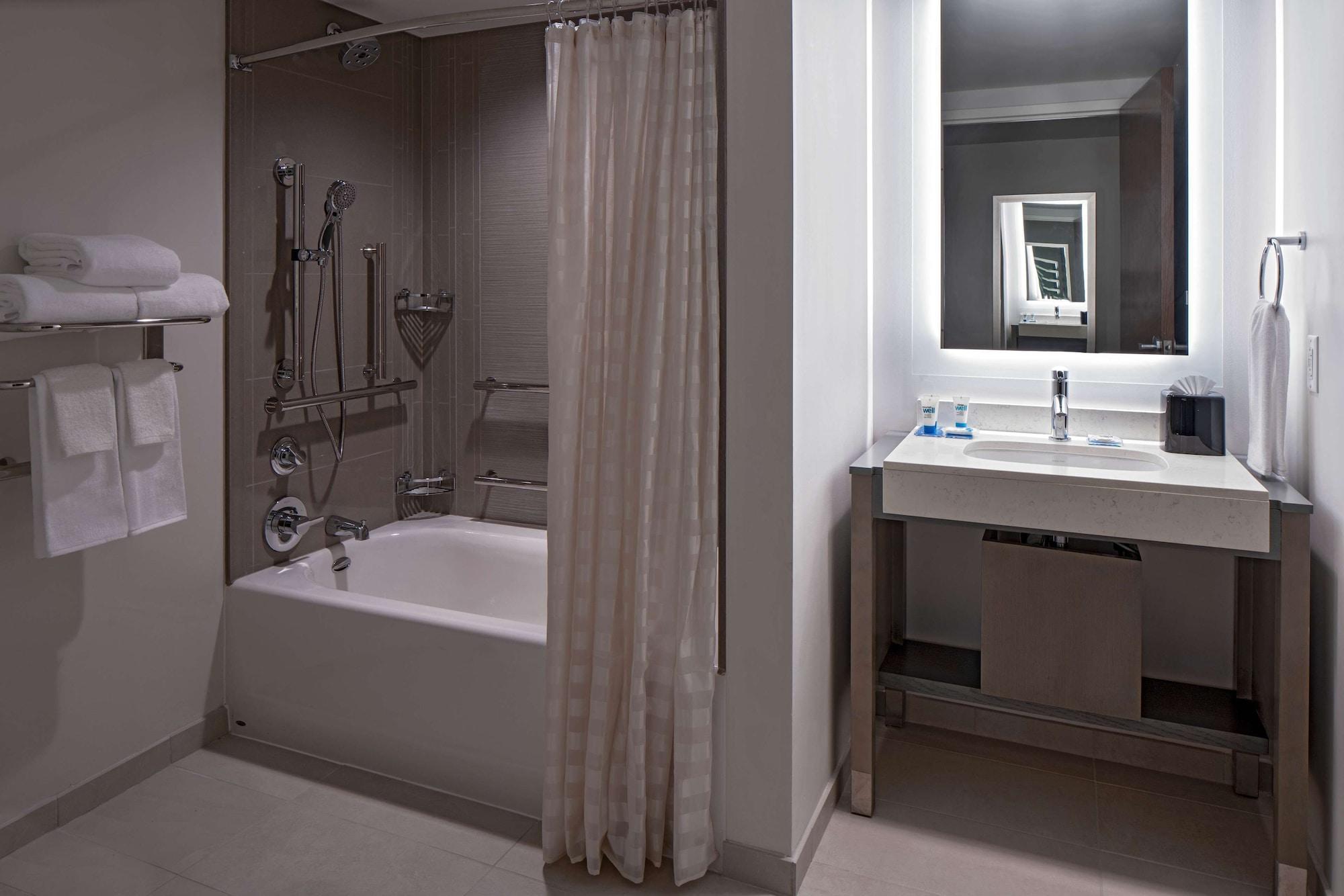Hyatt House Downtown 3* Indianapolis